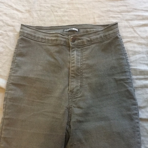 Fashion Nova Gray Jeans Size 7 - Picture 1 of 4